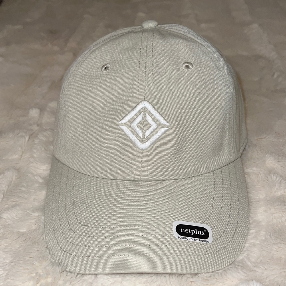Rivian Neutral Tan Embroidered Logo Adjustable Hat – NWT